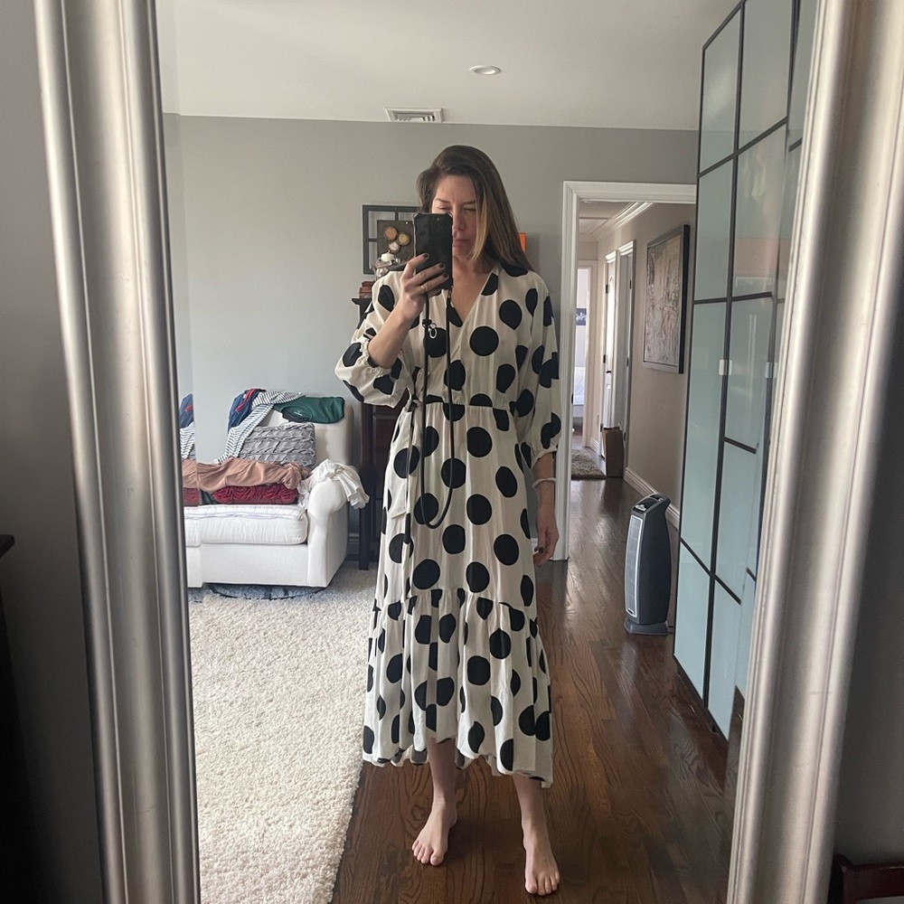 H&M Polka Dot Maxi Dress size M NWT fashion and comfortable